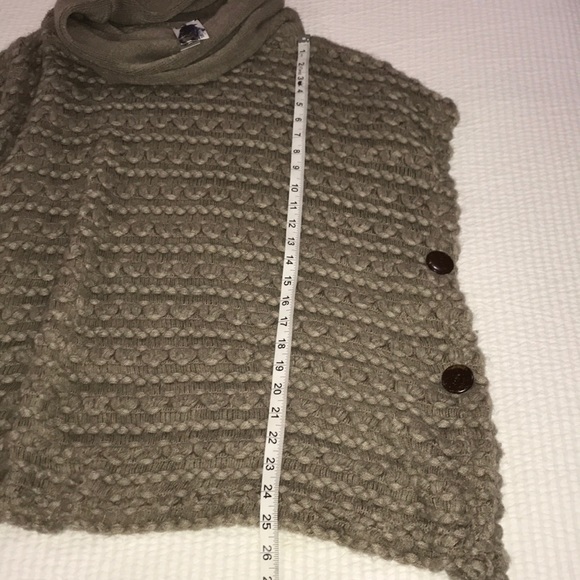 Do Everything In Love | Poncho - Picture 7 of 8